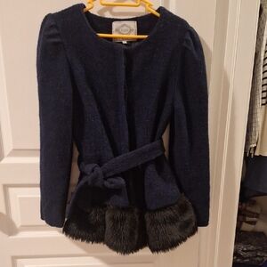 Elegant Navy Cape with Black Fur Trim
